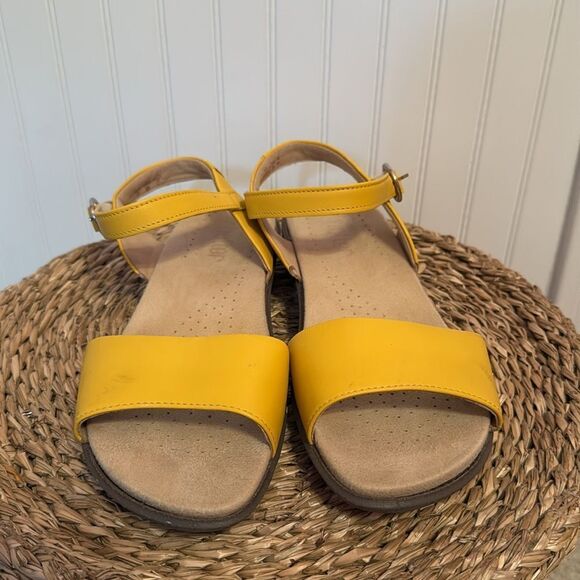 Hotter STD Mustard Yellow Tropic Sandals Women's Strap Flats sz 7.5 us - Picture 3 of 10